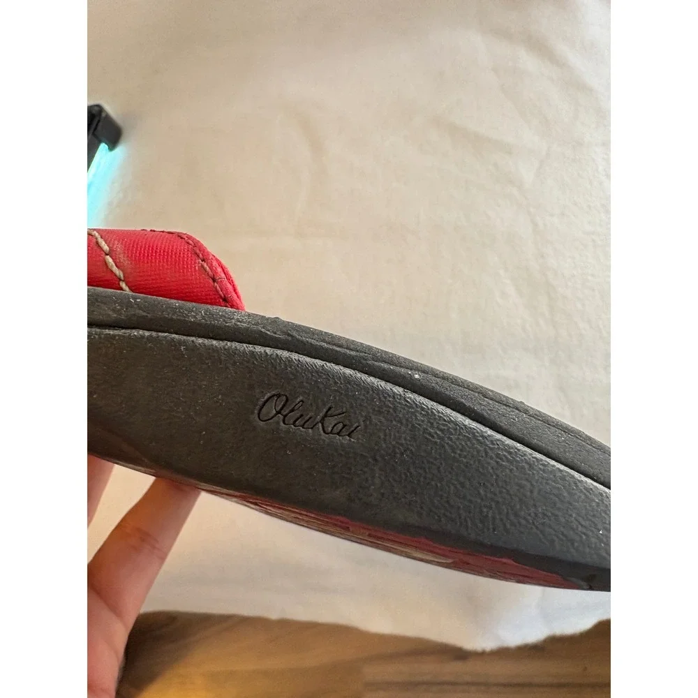 OluKai Ohana Red Black Men Flip Flop Sandals Water Resistant Thong 10110-4040